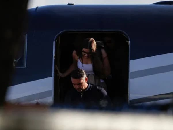 Flávio Bolsonaro aterrizó en Miami tras escapar de la Justicia brasileña por Argentina