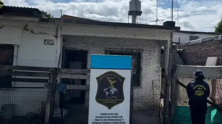 Detuvieron a una mujer acusada de explotar sexualmente a su hija de 11 años en Moreno
