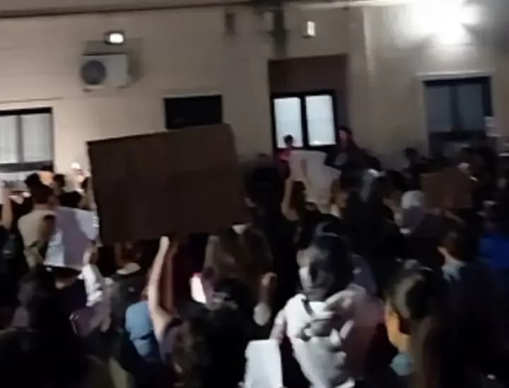 Multitudinaria marcha en Esquina reclamando justicia por Nancy Godoy