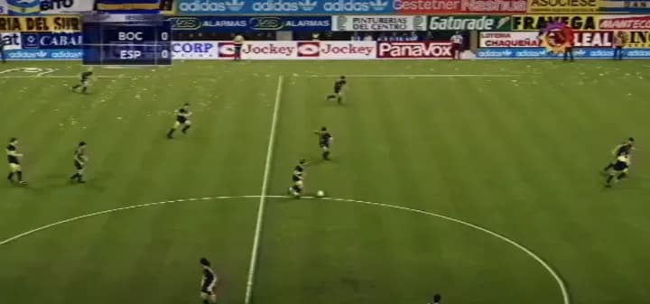 Maradona volvió a las canchas, pero en el PES