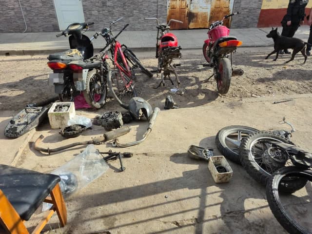 Corrientes: desarticularon un taller de motopartes ilegales y demoraron a cuatro personas
