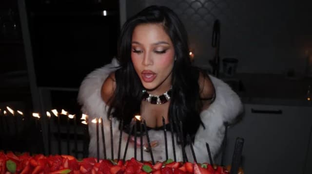 Emilia cumplió 30 años: las fotos del festejo con Duki, amigos y familia