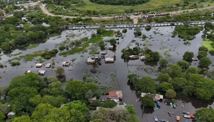 Zdero ordenó que presos fabriquen camas para los evacuados por las inundaciones