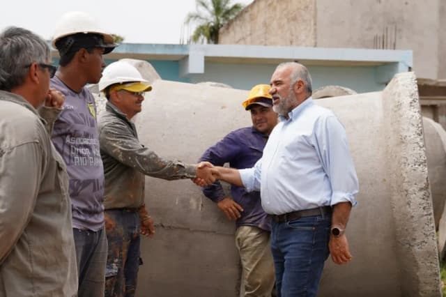 Construyen 900 metros de desagües en los barrios Quintana y Pirayuí