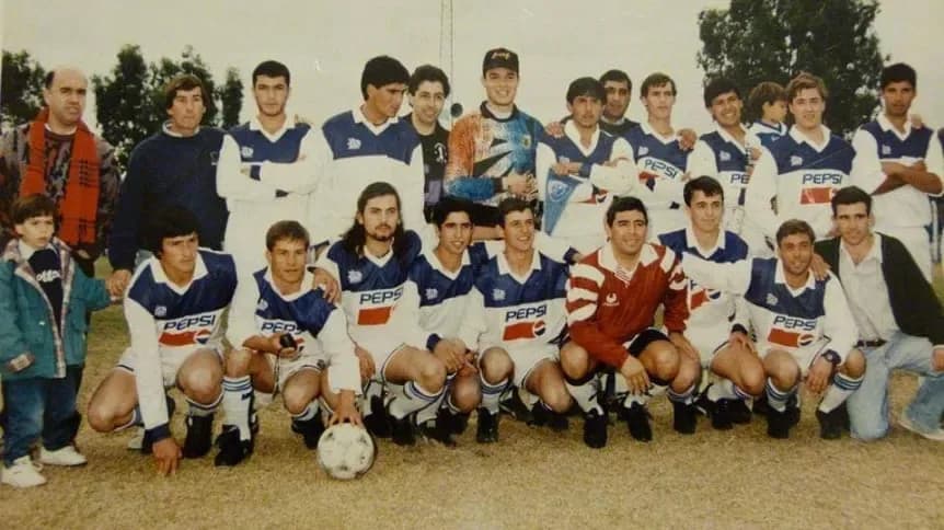 Maradona como leyenda urbana: el partido en un pueblo de 5 mil habitantes que no creyó en su llegada - TyC Sports