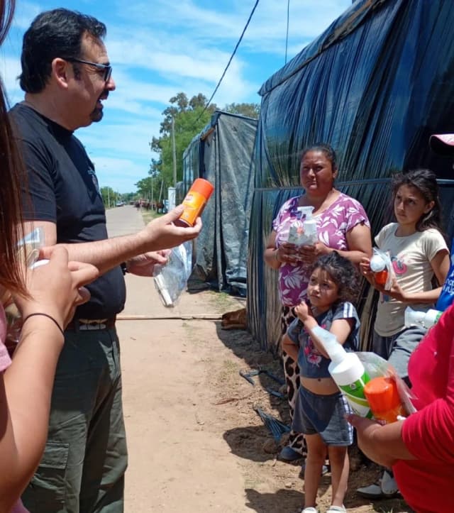 Lucha contra el dengue: el municipio entregó kits de prevención