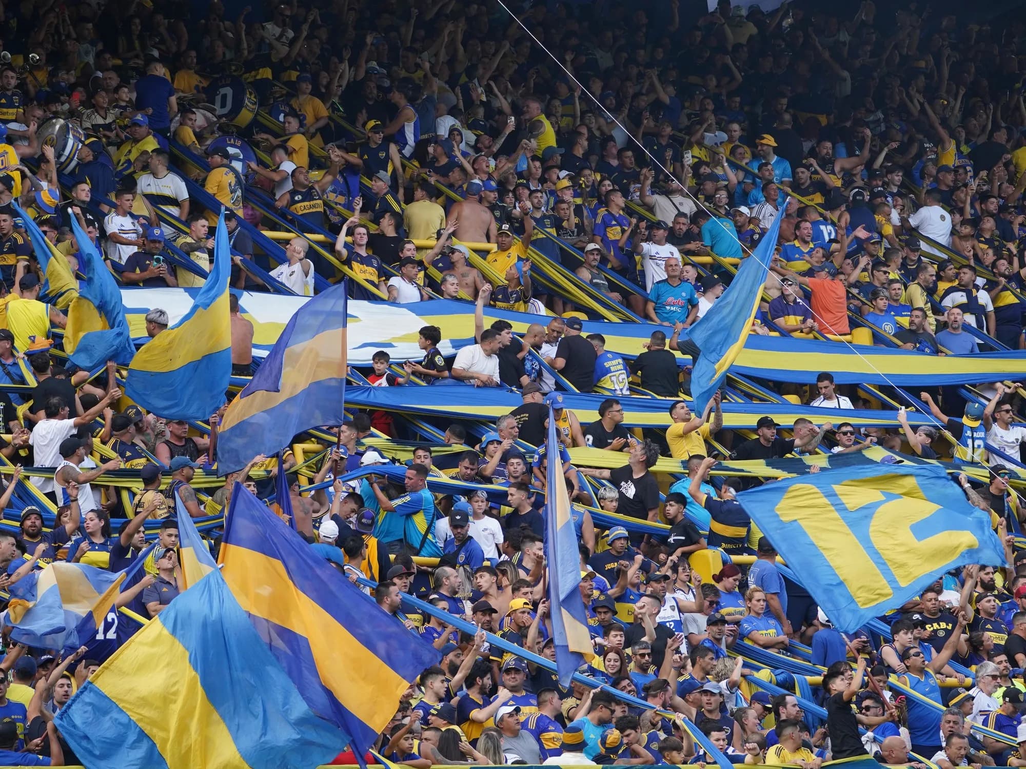 Los Palmeras empezaron a vivir el Súper con una canción que encendió a los hinchas de Boca