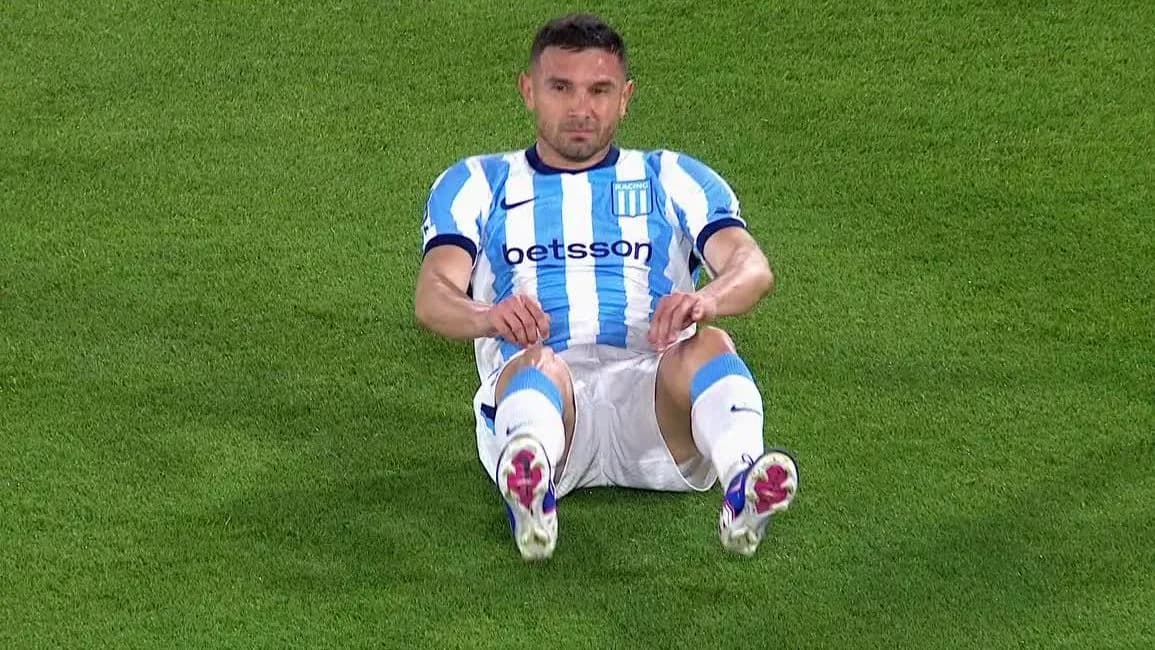 Gol y lesión: Maravilla Martínez convirtió para Racing pero no pudo seguir en cancha