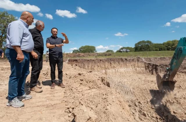 Valdés supervisó obras estratégicas en San Luis del Palmar y La Palmira