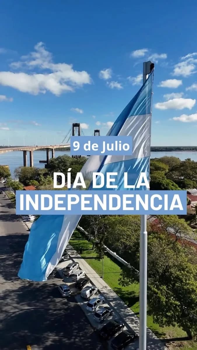 Celebramos 210 años de libertad con nuestra bandera flameando bien en lo alto.