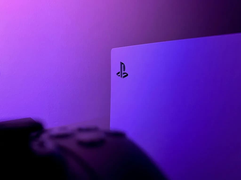 La nueva realidad de PlayStation: a partir de 2028 no comprarás el juego, solo un permiso para jugarlo mientras Sony quiera