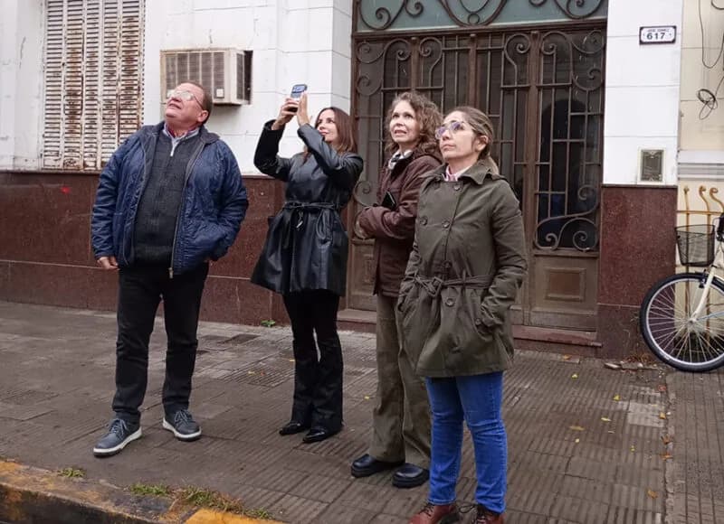 Lourdes Sánchez recorrió obras y evaluó el estado del histórico Teatro Solari de Goya