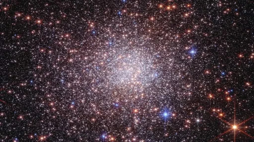 Qué es el fragmento fósil del bulbo galáctico, la nueva captura del Telescopio James Webb