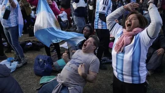 Por el Mundial y aguinaldo las ventas minoristas de junio interanual subieron tras 13 meses en baja