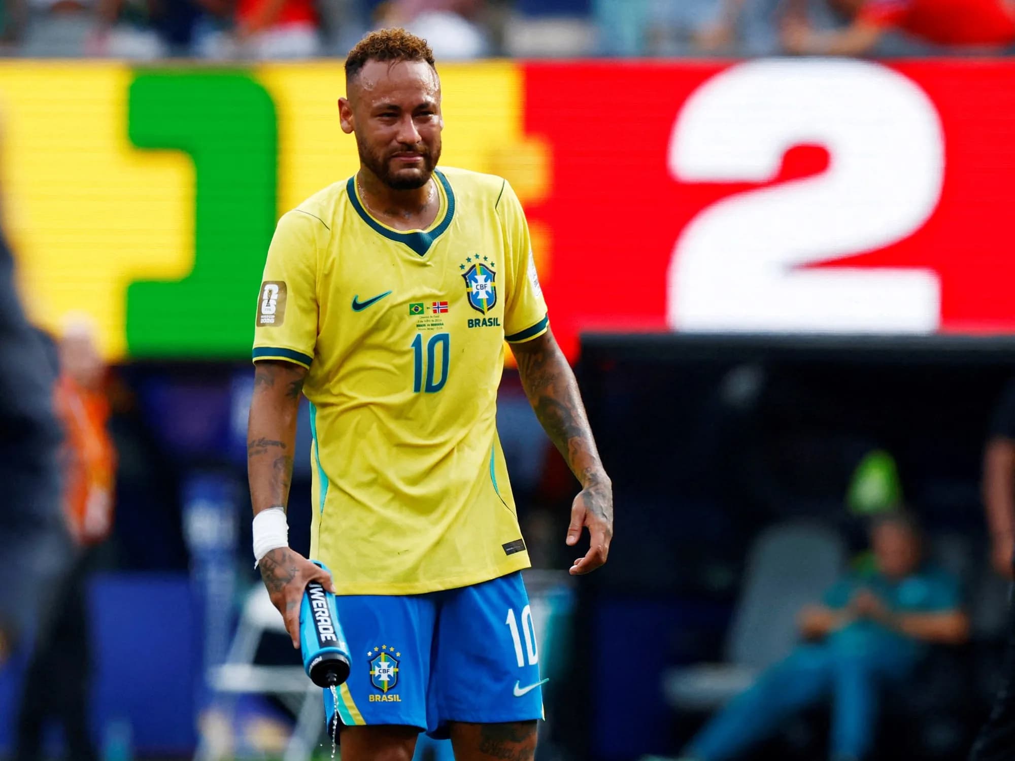 Neymar: su gol de penal, un llanto desconsolado y el picante cruce con el arquero rival