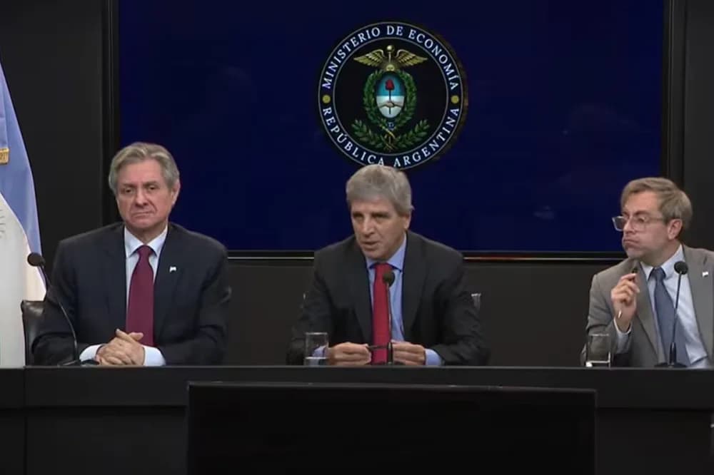 La deuda no escucha discursos