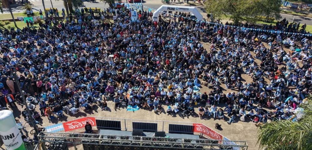 Correntinos desataron su alegría en el quinto Fan Fest municipal