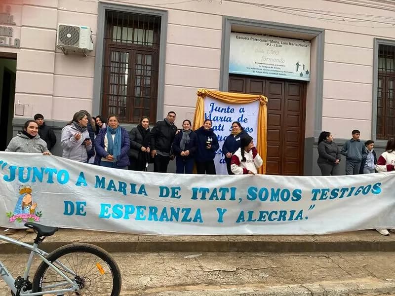 Itatí, de fiesta con el brillo de la fe y un nuevo manto para la Virgen