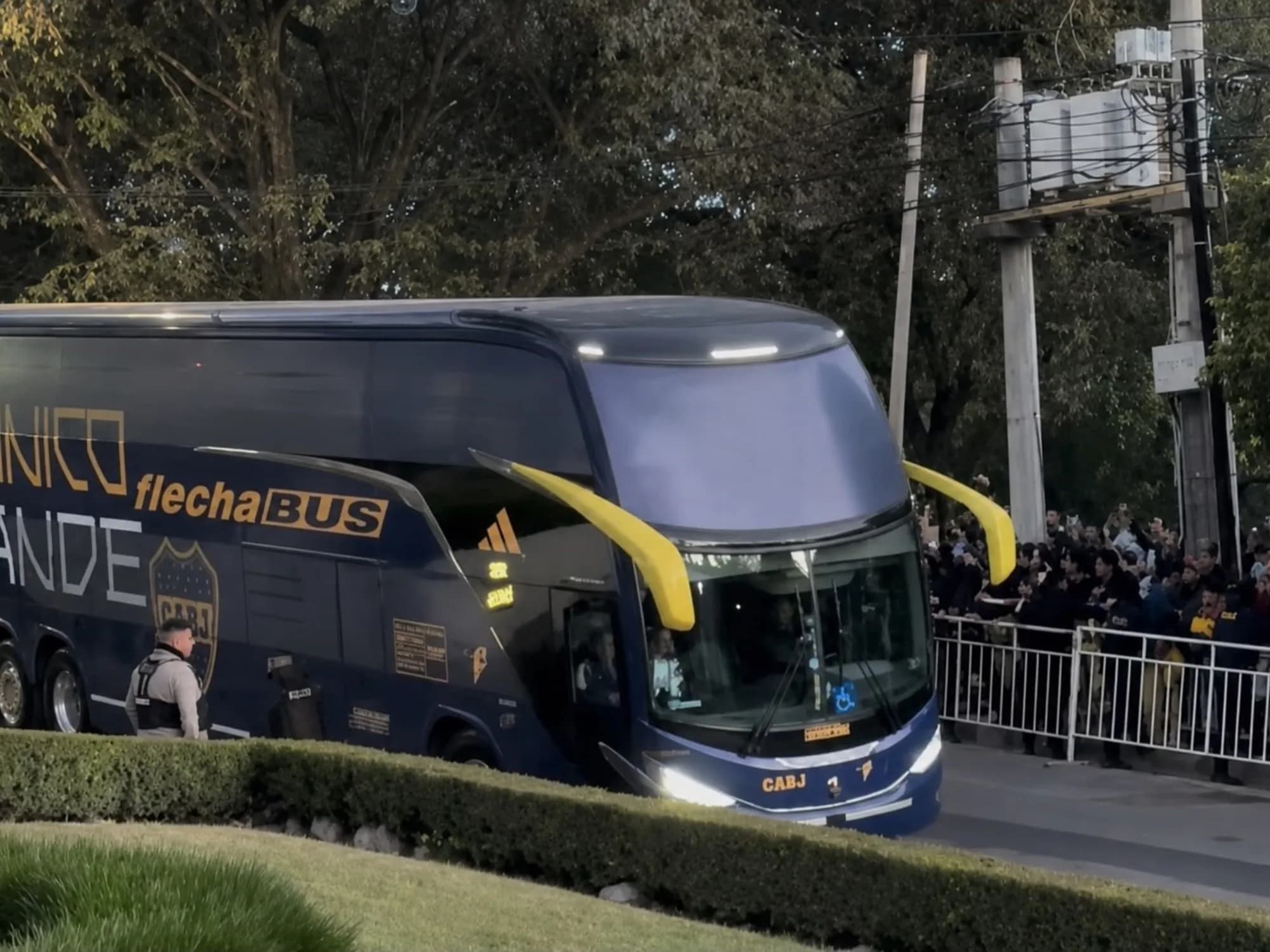 Sin Mundial, pero con Boca: el Xeneize ya está en Salta para jugar con Paranaense