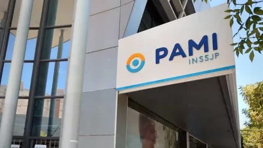Residencias de larga estadía y cuidados domiciliarios: la cobertura de internación que ofrece PAMI