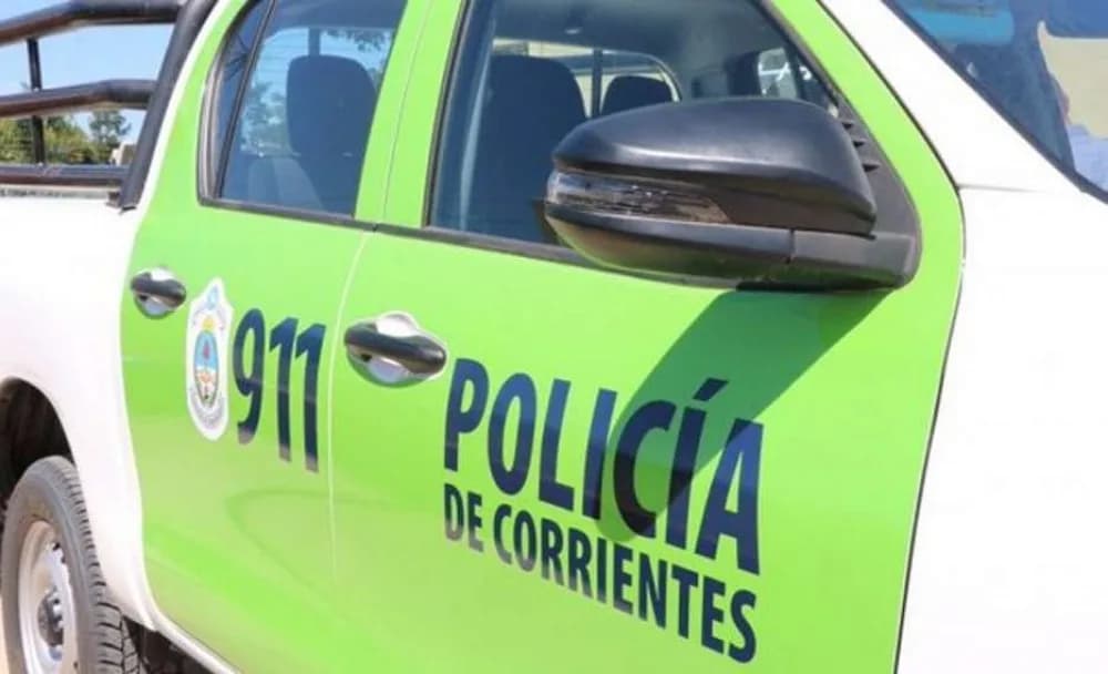 Un motociclista sufrió lesiones graves tras chocar contra un auto