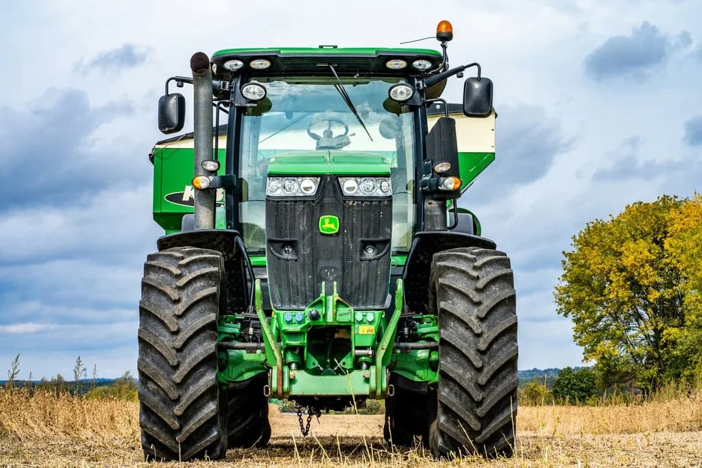 John Deere pierde la partida y el control total de las reparaciones de sus tractores: estará bajo lupa 10 años