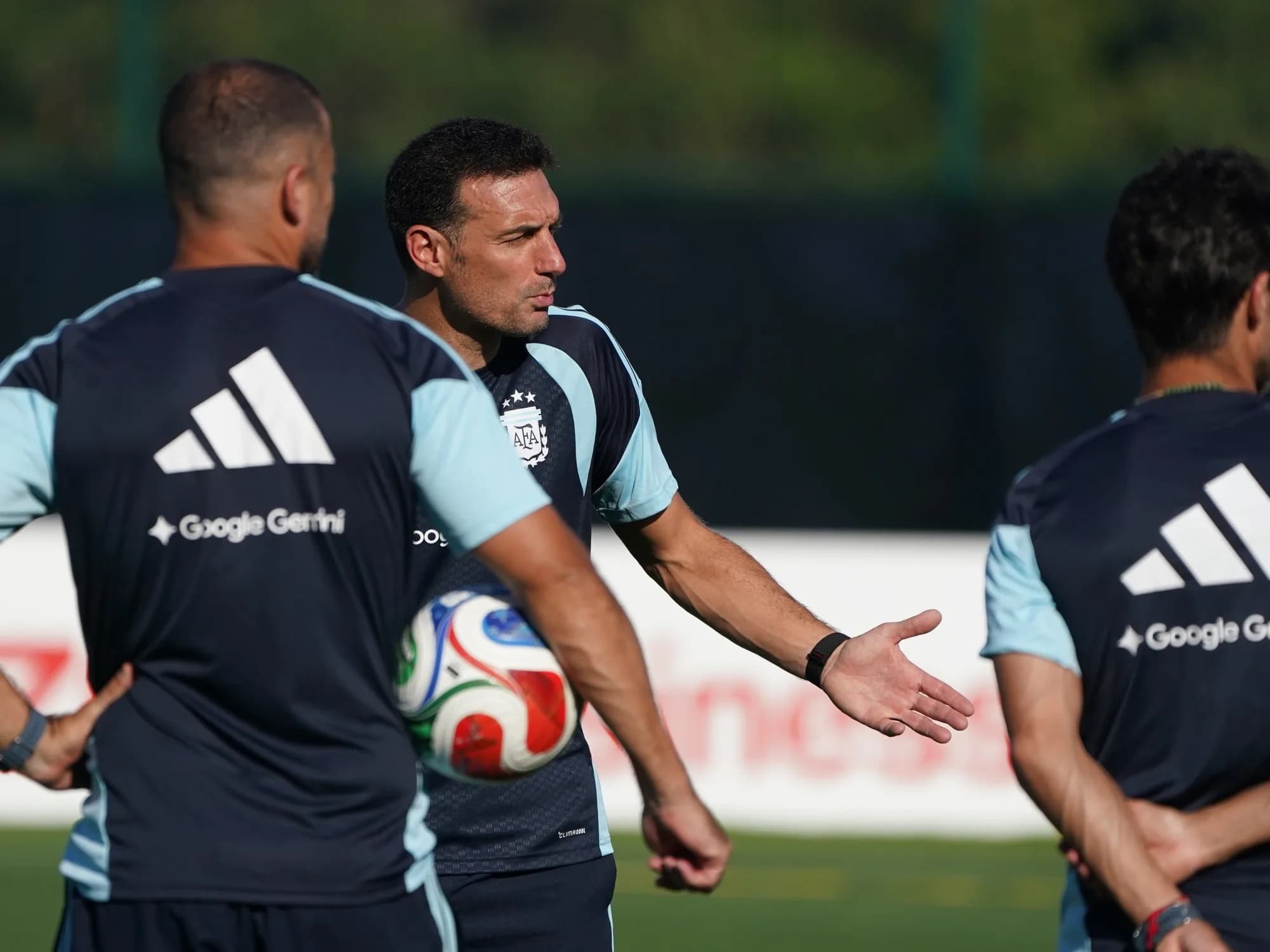 Cuáles fueron las tres veces que Scaloni repitió equipo y por qué lo haría otra vez