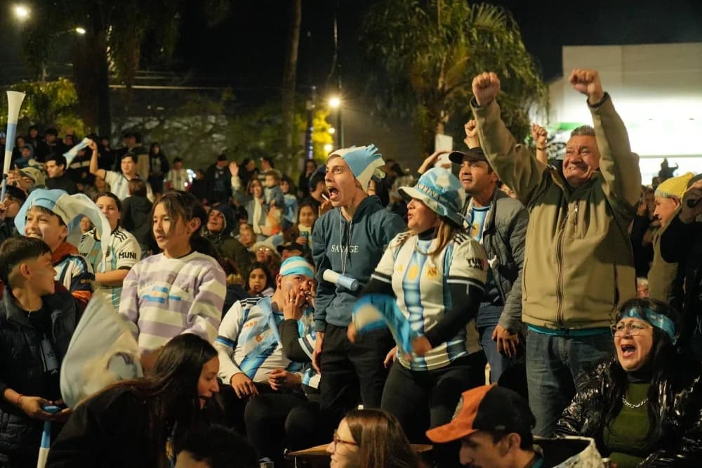 El pase a semis se vivió con emoción el Fan Fest de La Muni