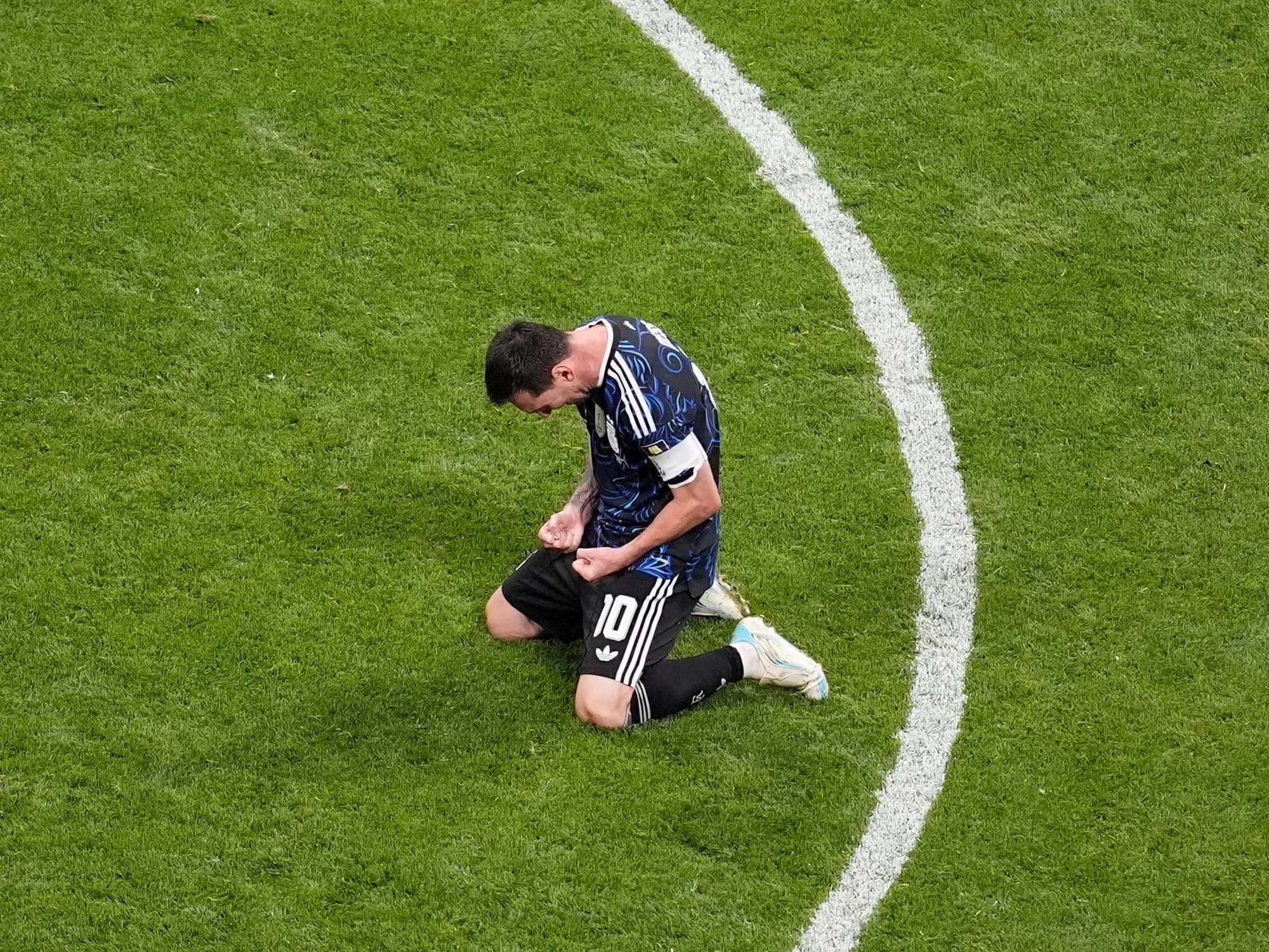 Si querés llorar, llorá: la reacción de Messi en el instante del triunfazo inolvidable a Inglaterra