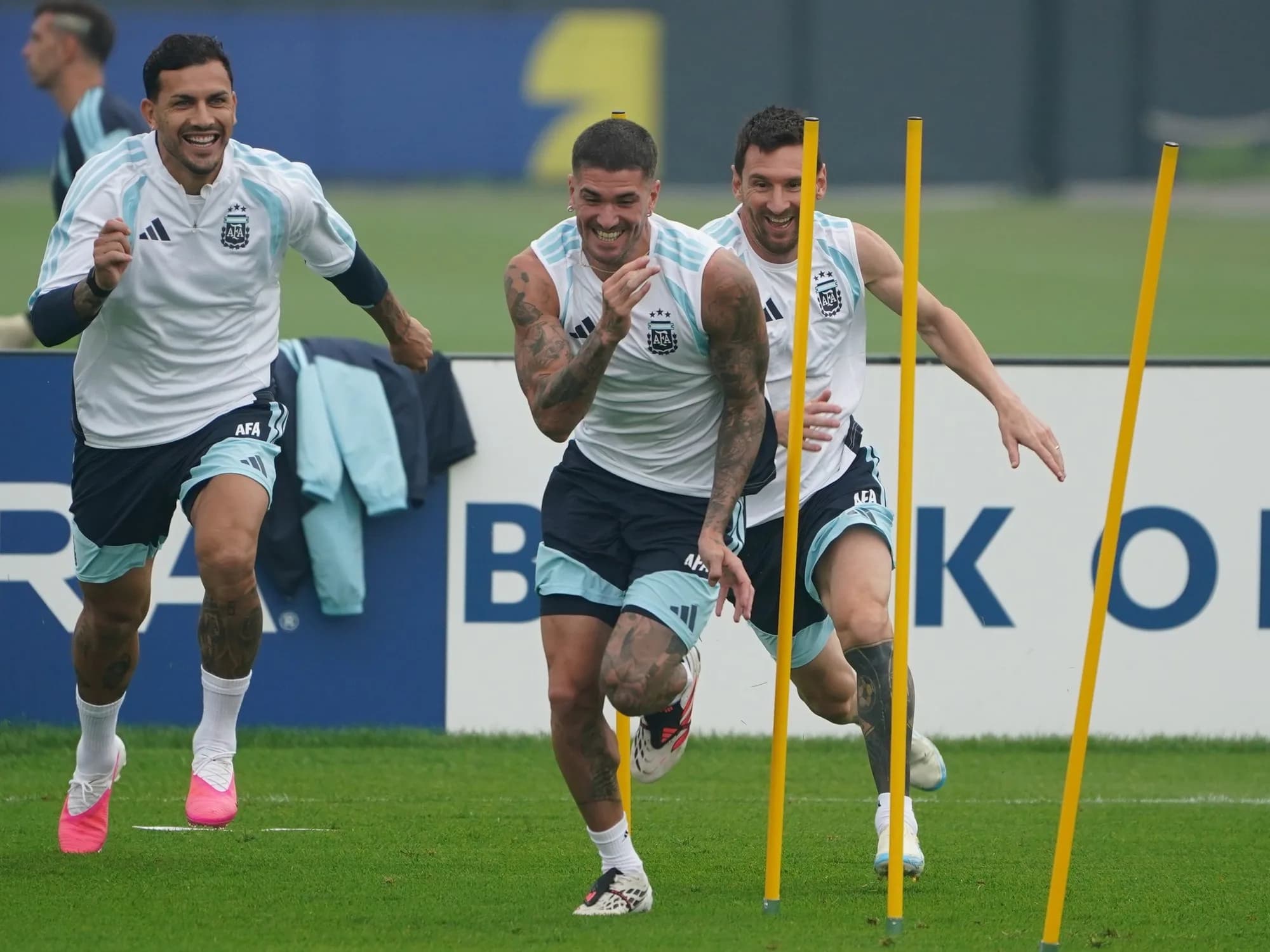 Argentina sí, España no: el factor meteorológico en la previa de la final y las pecheras que repartió Scaloni