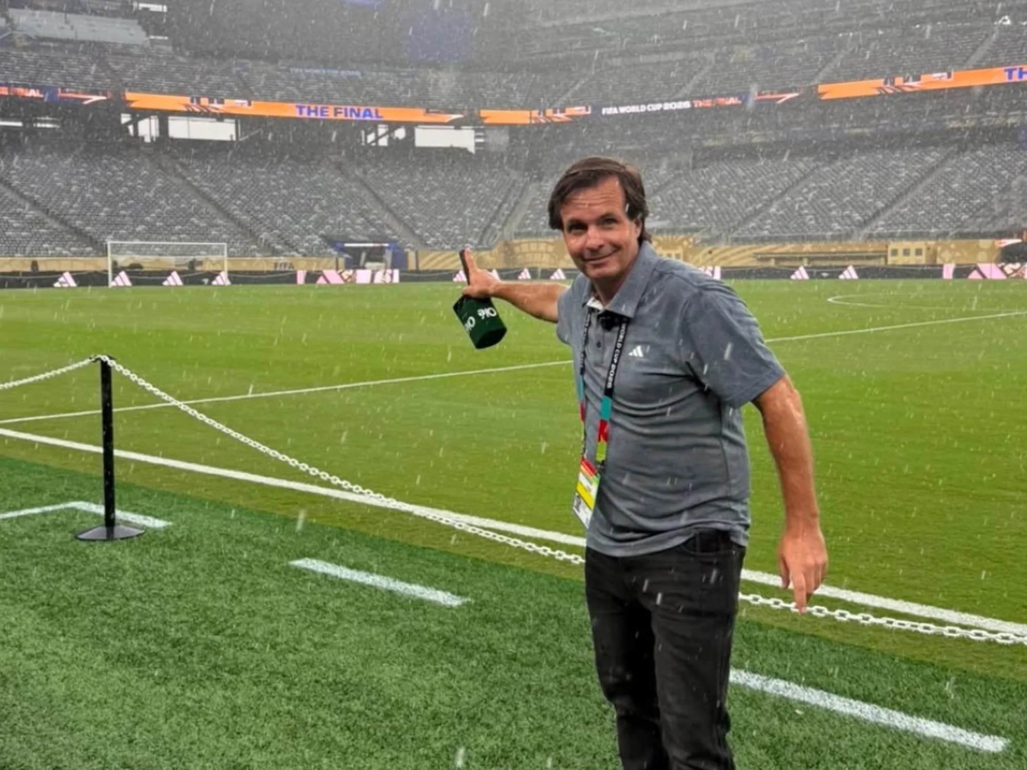 Olé en el vestuario y el campo de juego del MetLife y con la camisetas de la final