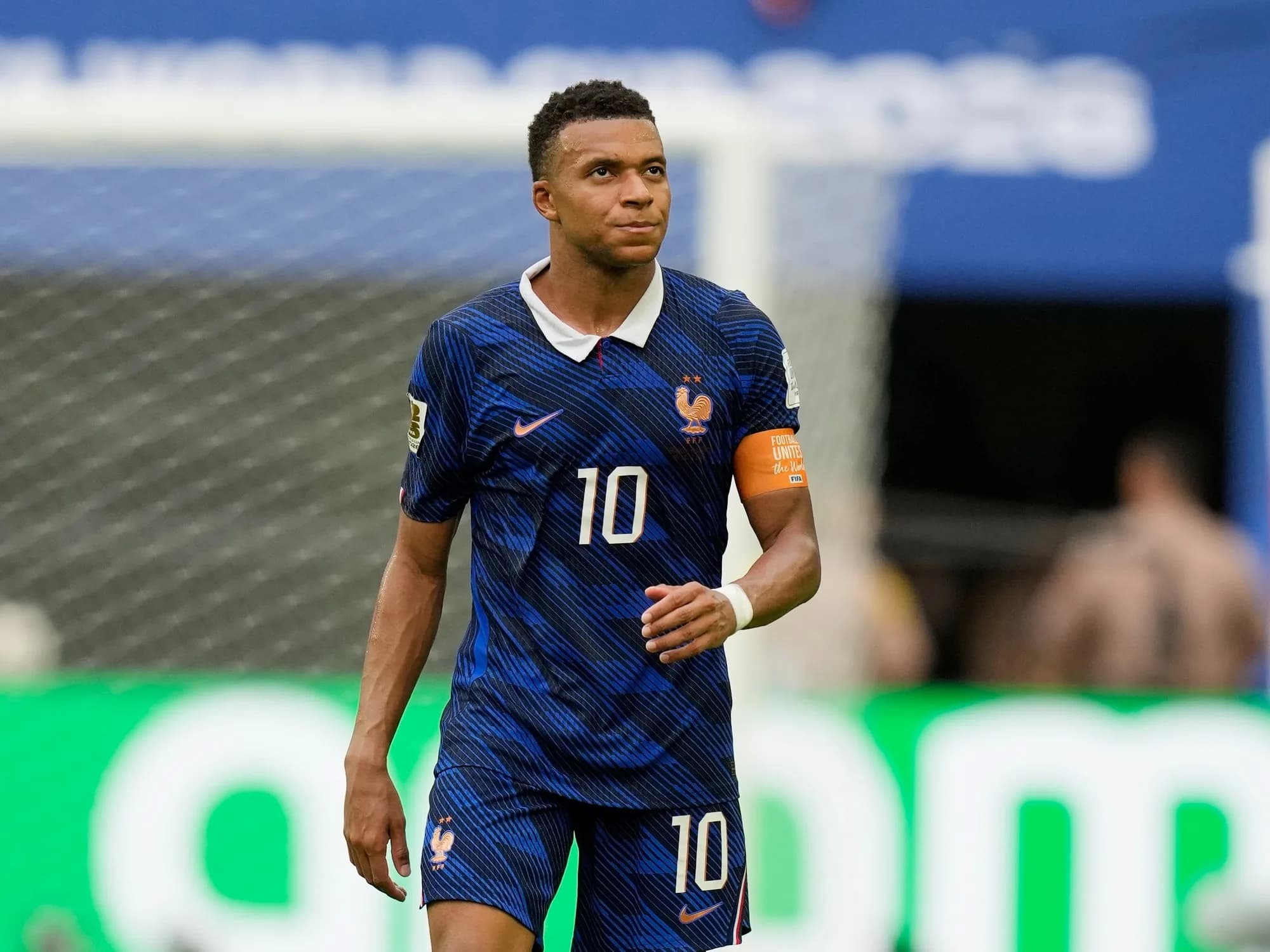 Mbappé: "Me hubiera gustado no ser el máximo goleador y jugar la final" y "mañana Messi va a hacer un gol seguro"