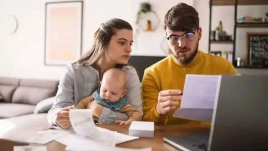 En Córdoba cuatro de cada diez familias destinan más de la mitad de sus ingresos a pagar cuotas