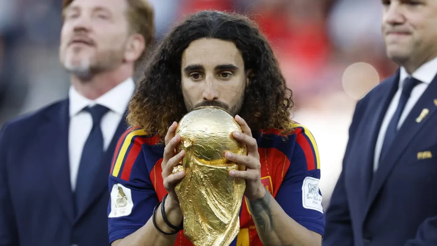 La osada promesa que deberá cumplir Cucurella tras ganar el Mundial - TyC Sports