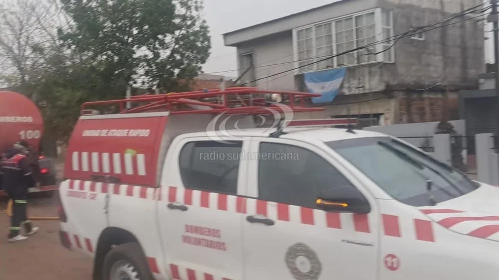 Portada de video: Susto por principio de incendio en una casa con varias familias