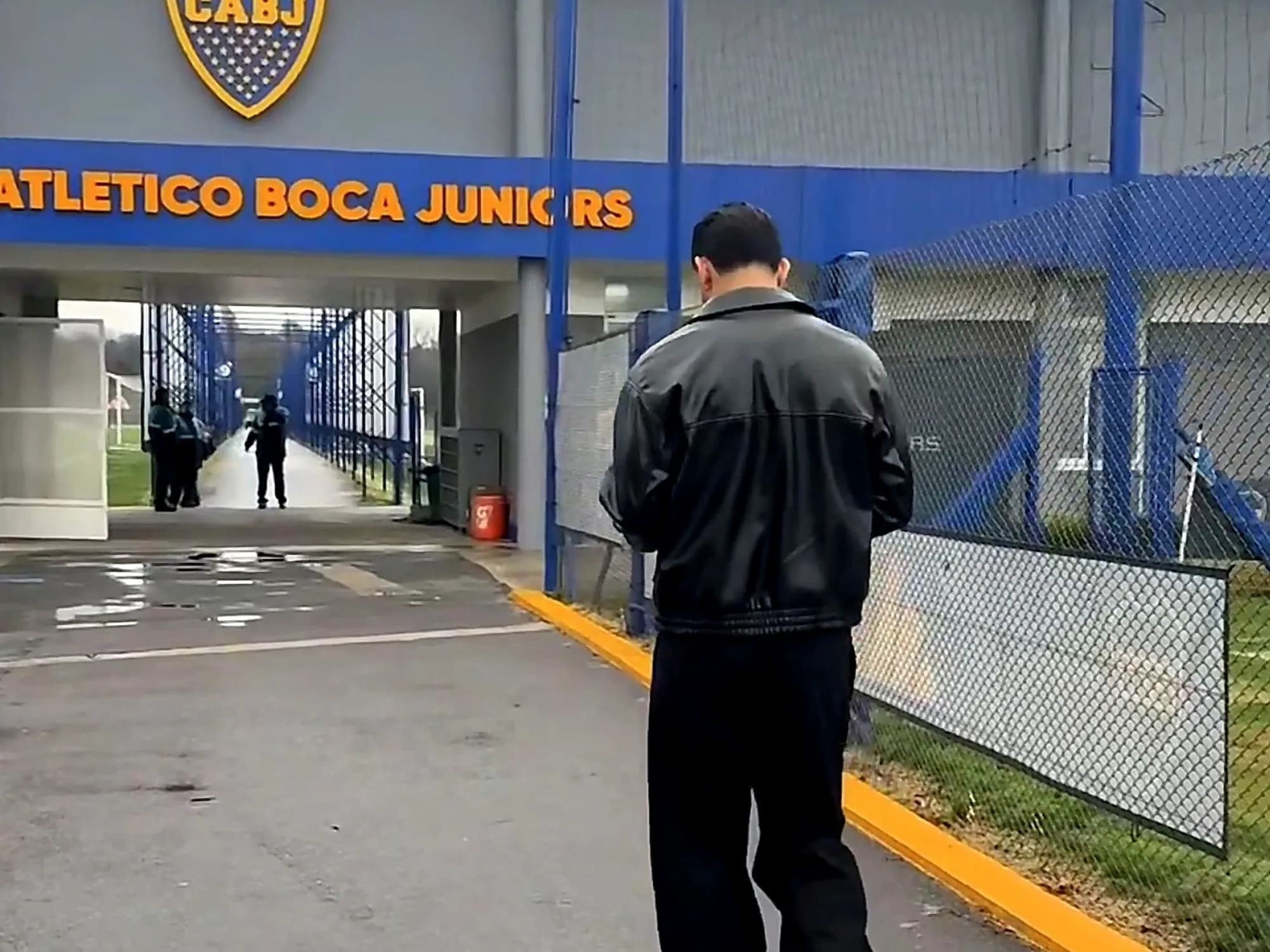 Video: así fue la vuelta de Paredes a Boca tras ser figura en el Mundial