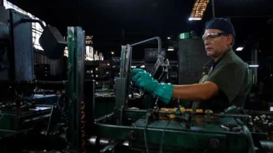La actividad metalúrgica volvió a caer: cedió 4,6% en junio interanual y acumula medio año de caídas