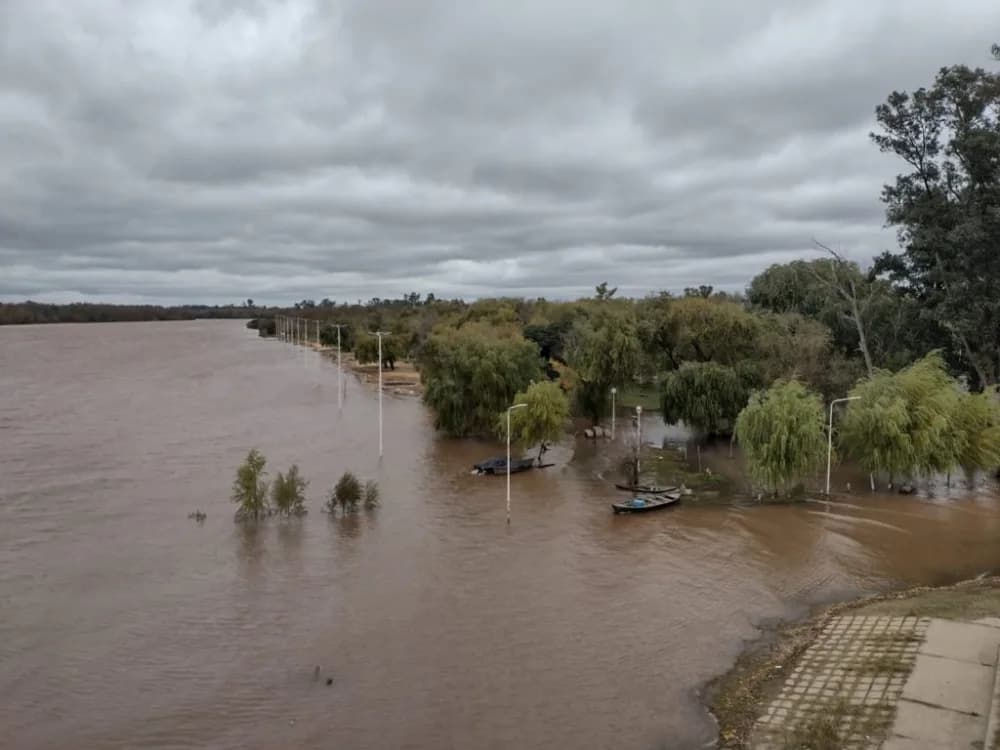 El río Uruguay sin tregua: cuánto crece cada hora y qué zonas son las más afectadas