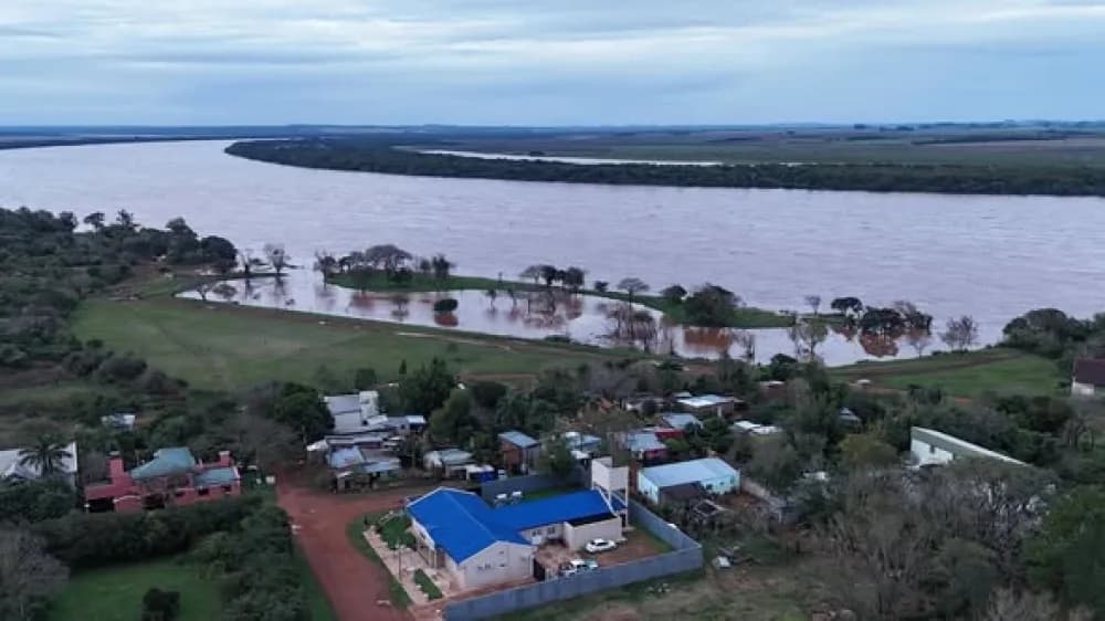 Cerraron la costanera de Santo Tomé por la crecida del Río Uruguay