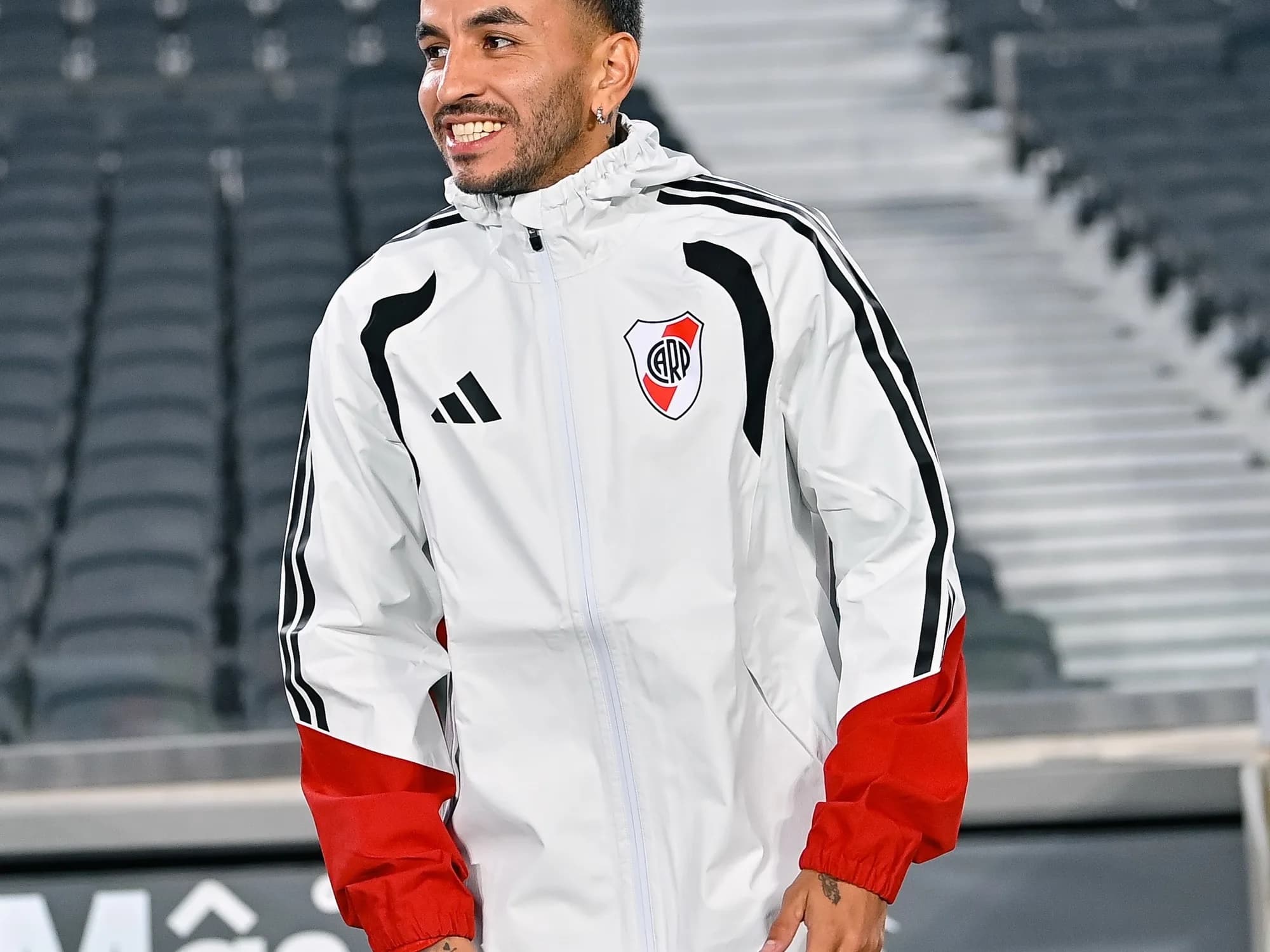 Ya es oficial: el emblemático número que va a usar Correa en River