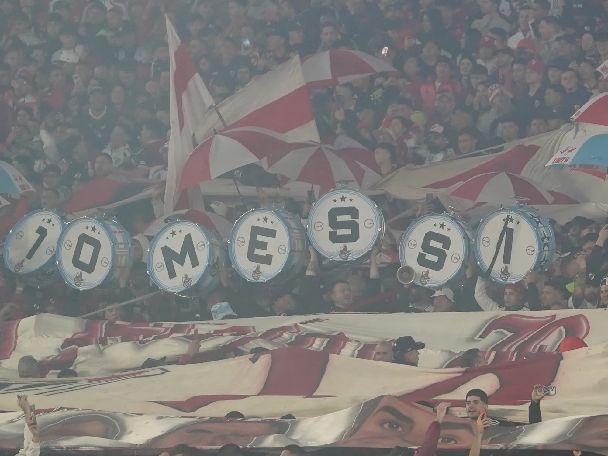 Video y fotos: el emotivo homenaje a la Selección en la previa al partido entre River y Barracas