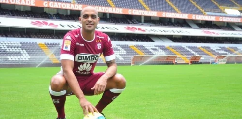 Temporal en Brasil: falleció un ex jugador brasileño al derrumbarse un muro