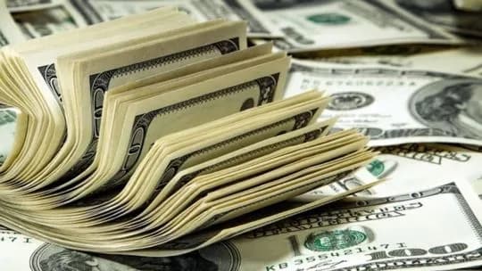 Récord de dólares al exterior: cuánto giraron las empresas argentinas tras la flexibilización del cepo