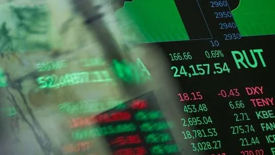 El Riesgo País cae a 430 puntos tras los anuncios del Gobierno y sostiene sus mínimos históricos