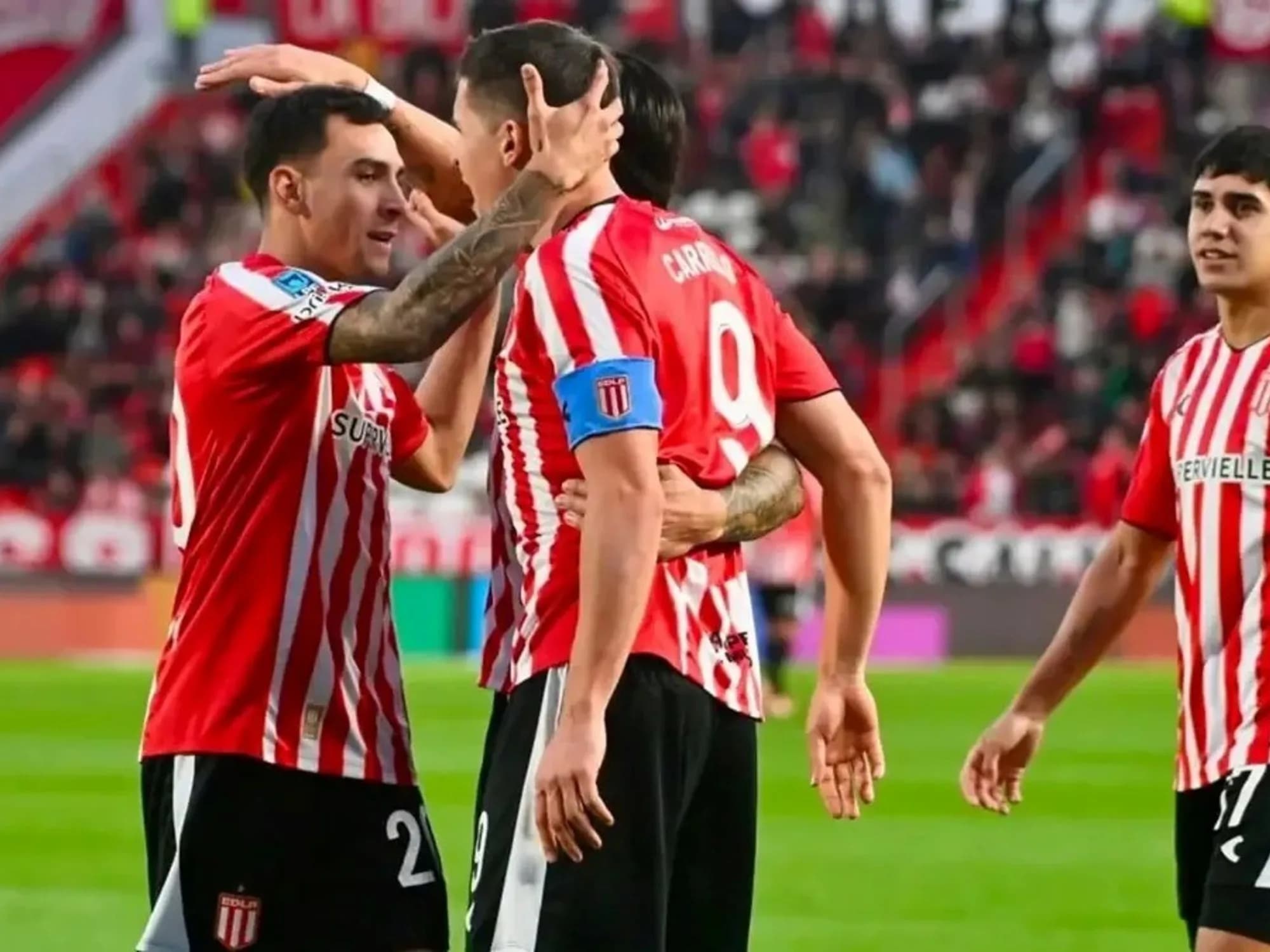 Estudiantes es una aluvión y le gana con autoridad a Defensa en La Plata