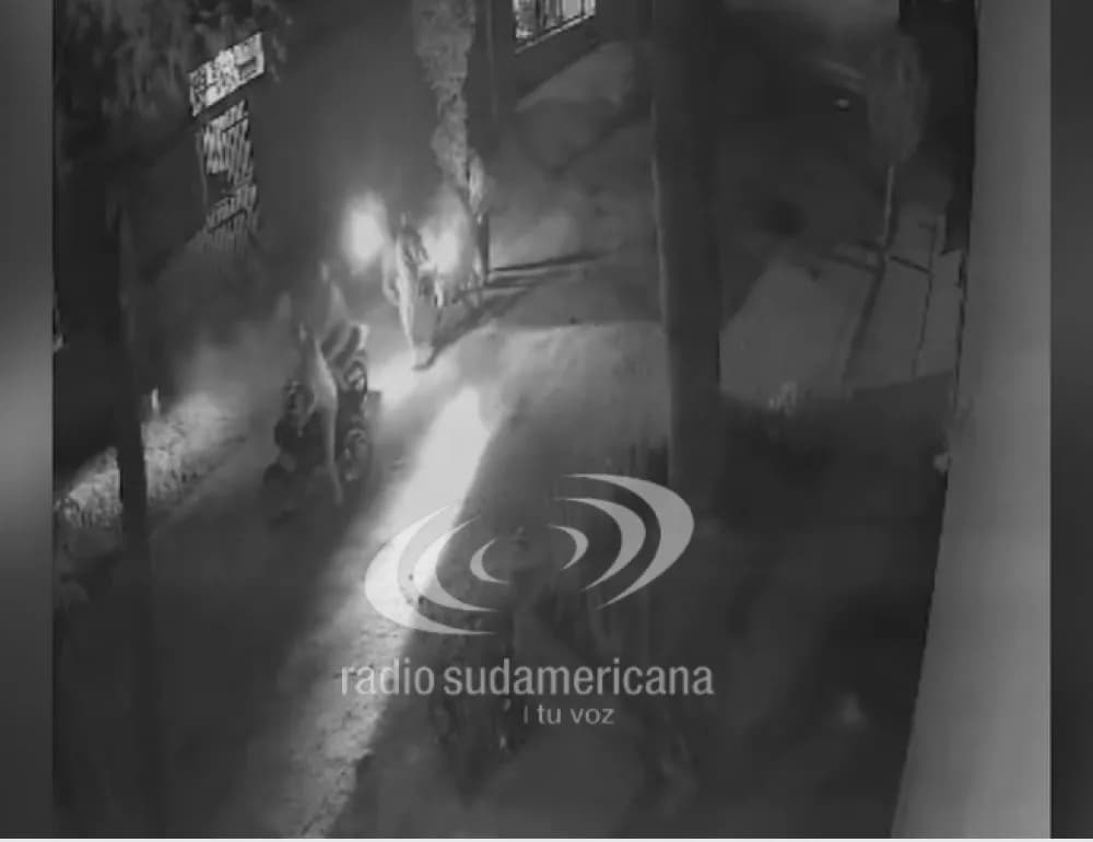 Ataque en manada: lo hicieron caer de la moto y le robaron todo