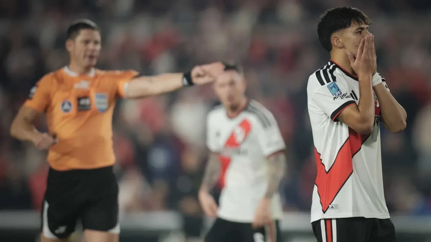 Jugadores con cara de culo y miedo a recibir la pelota - TyC Sports