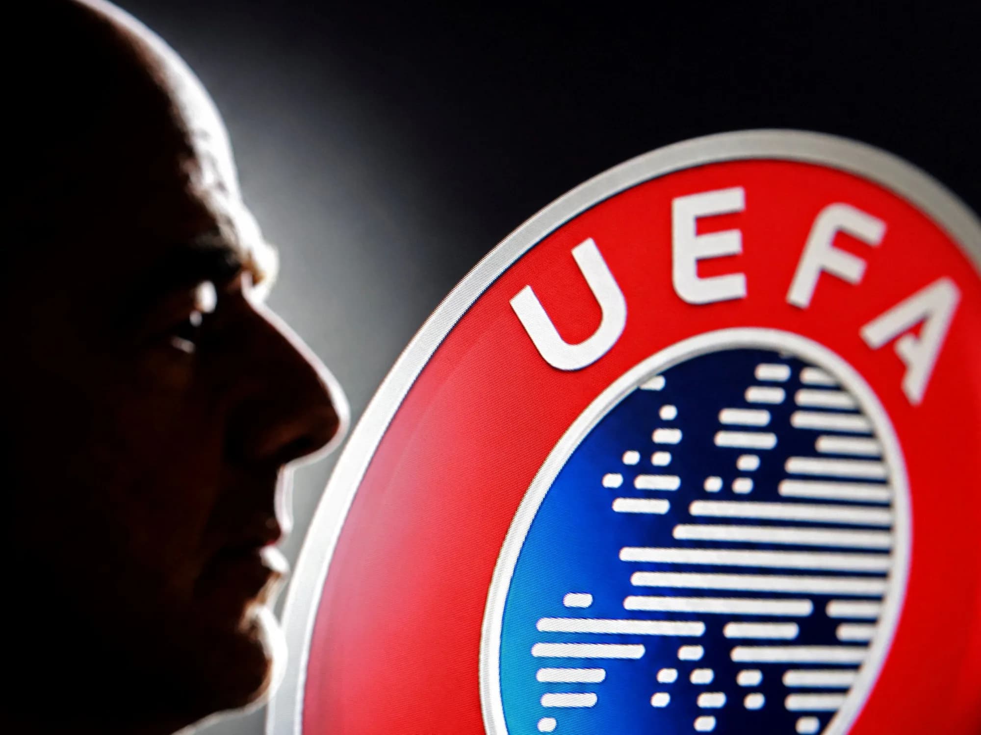 UEFA amenaza con demandar a FIFA tras le fallido plan de Infantino de vender el Mundial