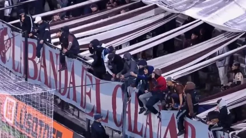 Caos en Platense: barras en el alambrado, Vázquez descontrolado y Zunino con un pie afuera - TyC Sports