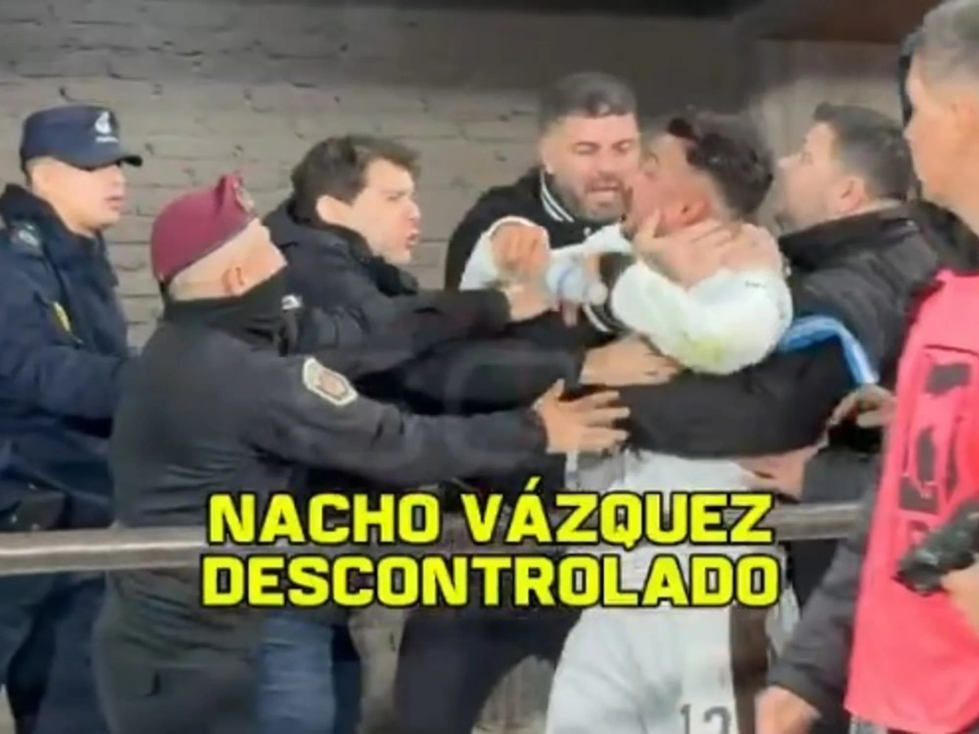 Video: Nacho Vázquez quiso trompear a un hincha de Platense